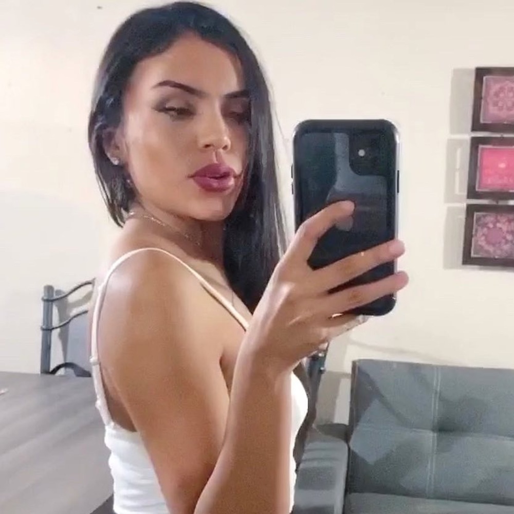 Meet your Posher, Aida